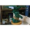 Image 2 : VINTAGE GREEN CERAMIC LAMP WITH ORIGINAL SHADE