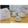 Image 2 : MAXWELL WILLIAMS 20 PIECE DINNER SET AND 5 PIECE PASTA SET