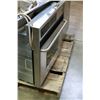 Image 2 : FRIGIDAIRE GALLERY PROFESSIONAL SERIES BUILT IN CONVECTION OVEN STAINLESS WORKING