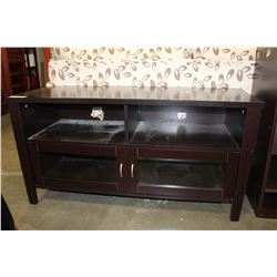 MODERN GLASS DOOR ENTERTAINMENT STAND