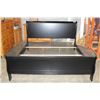 Image 2 : NEW KINGSIZE AVENZA BLACK MODERN SLEIGHBED, SOLID WOOD CONSTRUCTION, RETAIL $1499
