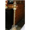 Image 2 : NEW DECORATIVE FLOOR LAMP AND PAIR OF MATCHING TALE LAMPS