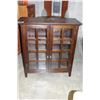Image 1 : MODERN 2-DOOR DISPLAY CUPBOARD