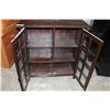 Image 2 : MODERN 2-DOOR DISPLAY CUPBOARD