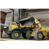 Image 2 : METAL TONKA BULLDOZER EXCUVATOR AND 45 RECORDS