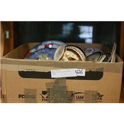 BOX OF VARIOUS COLLECTIBLE CHINA