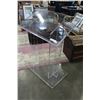 Image 1 : PLEXIGLAS PODIUM