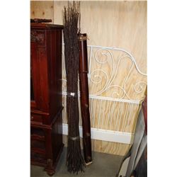 BUNDLE OF DECORATIVE STICKS AND DECORATIVE WOOD PIECE