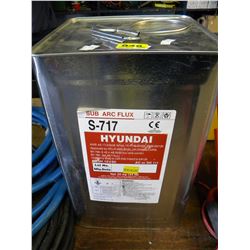 5 GALLON PALE OF HYUNDAI SUB ARC FLUX
