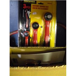BOX OF SMALL SCREW DRIVERS AND 3 PIECE RATCHET HANDLE SET