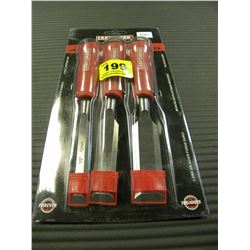 CRAFTSMEN 3 PIECE WOOD CHIZZLE SET