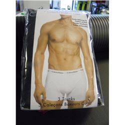 2 CALVIN KLEIN BOXER BREIFS SIZE MEDIUM..