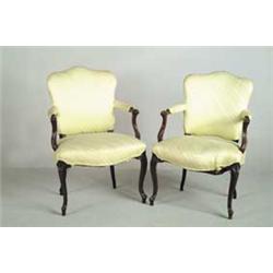 PAIR OF ENGLISH OPEN UPHOLSTERED ARMCHAIRS IN THE FRENCH MANOR