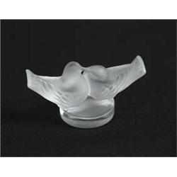 LALIQUE KISSING BIRDS PAPERWEIGHT