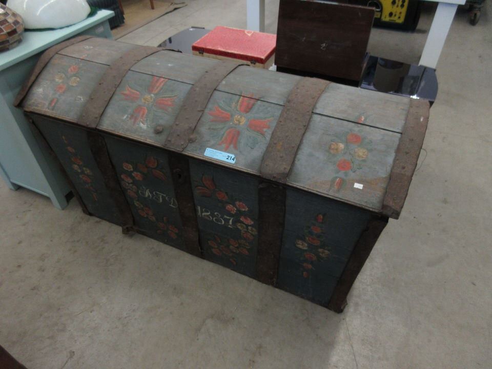 Pennsylvania Dutch Painted Decorated Wedding Chest