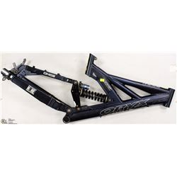 DOWNHILL RACER ORYX MOUNTAIN BIKE W/ FAUX SHOCKS