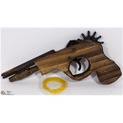 NEW WOODEN TOY ELASTIC BAND SHOOTER