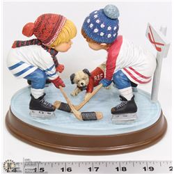 BRADFORD EXCHANGE "FACE OFF" 1ST ISSUE