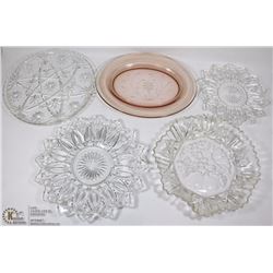 FLAT OF VARIOUS VINTAGE GLASS WARES