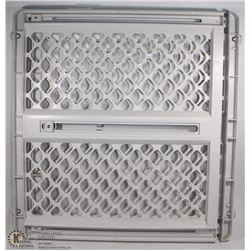 EXPANDABLE BABY GATE