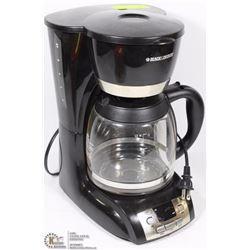 BLACK AND DECKER COFFEE MAKER WITH POT