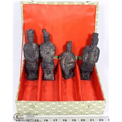 4 TERA COTTA  REPLICA S WARRIORS IN CASE