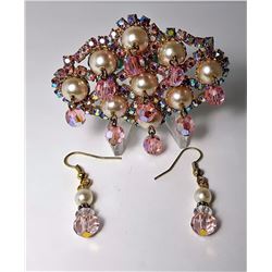 #24 - VINTAGE OVAL  CRYSTAL BROOCH