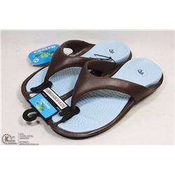 GEKKO SANDALS FITS  LADIES 8-9