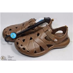 MENS GEKKO SANDALS SIZE FITS 10-11