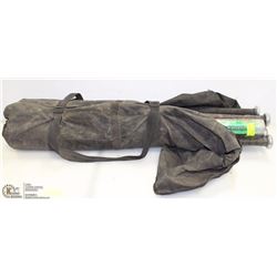 LOT OF 6 SOFTBALL BATS W/ FOLD DOWN CASE