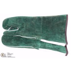 PAIR OF LEATHER WELDING GAUNTLETS