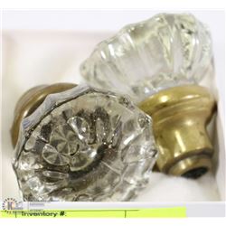PAIR OF GLASS ANTIQUE DOOR KNOBS