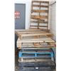 Image 1 : 2 STACKS OF PALLETS