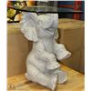 Image 1 : ELEPHANT STATUE TABLE WITH TEMPURED GLASS