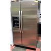 Image 1 : WHIRLPOOL STAINLESS STEEL REFRIGERATOR WITH WATER