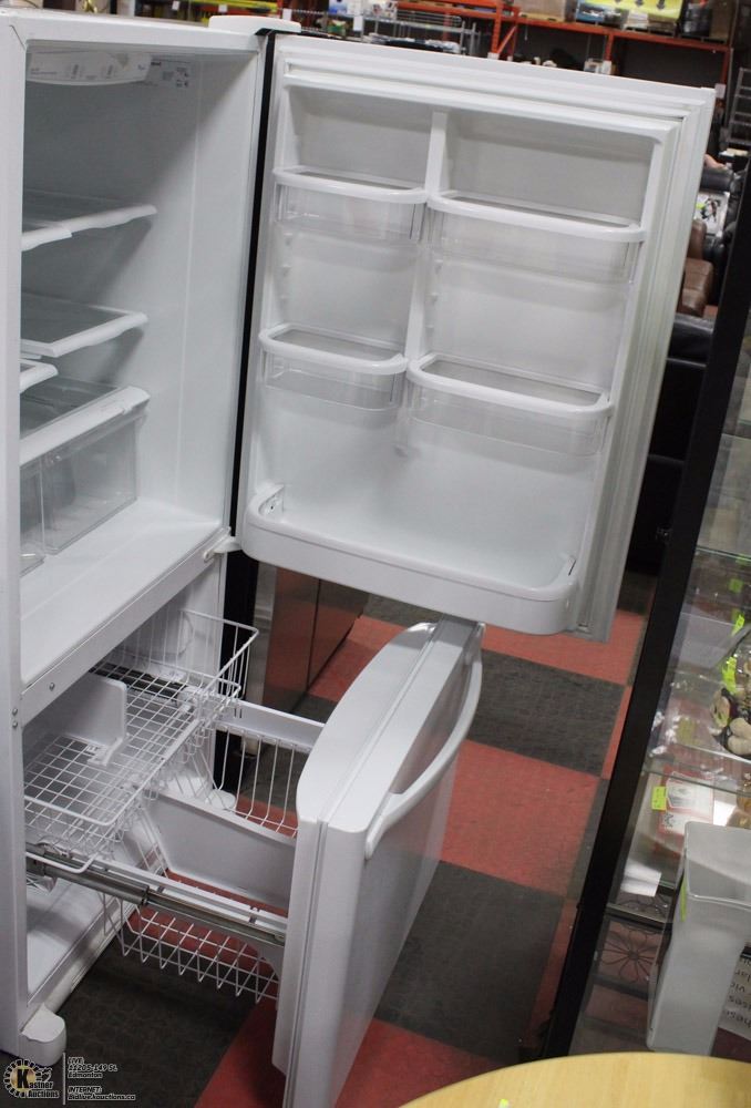 WHIRLPOOL GOLD BOTTOM DRAWER FREEZER REFRIGERATOR