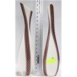 PAIR OF UKRAINIAN VASES