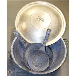 LARGE ENAMEL POT WITH LID AND 2 FRYING PANS