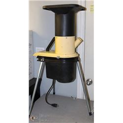 LAWNMASTER CHIPPER/SHREDDER COMPOST MAKER