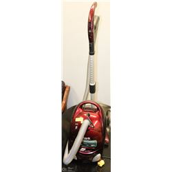 SHARK PROFESSIONAL VACUUM WITH POWERHEAD