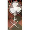 Image 1 : MAINSTAYS OSCILLATING STAND UP FAN