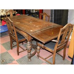 VINTAGE OAK TABLE WITH 2 DROP LEAFS AND 4 CHAIRS