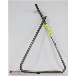 9"  DINNER TRIANGLE INSTRUMENT