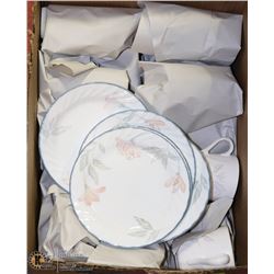 CORNINGWARE DISH SET