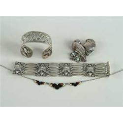 FOUR SILVER JEWELRY PIECES