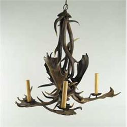 OUTSTANDING ANTLER FORM THREE-LIGHT CHANDELIER