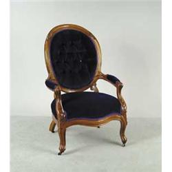 VICTORIAN WALNUT GENTLEMAN’S CHAIR
