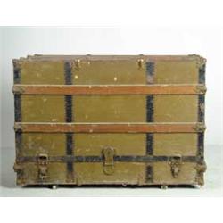 STEAMER TRUNK