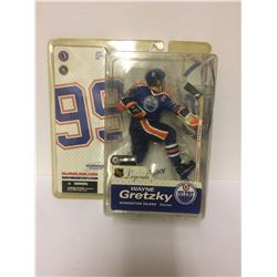 MCFARLANE IN BOX WAYNE GRETZKY LEGEND SERIES 2 FIGURE W/ ACCESSORIES