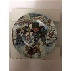 HOCKEYS LITTLE HEROES "OVERTIME GOAL" DECORATIVE PORCELAIN PLATE (# 1303 A)